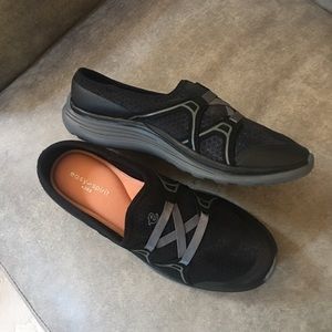 easy spirit e360 giddie mule